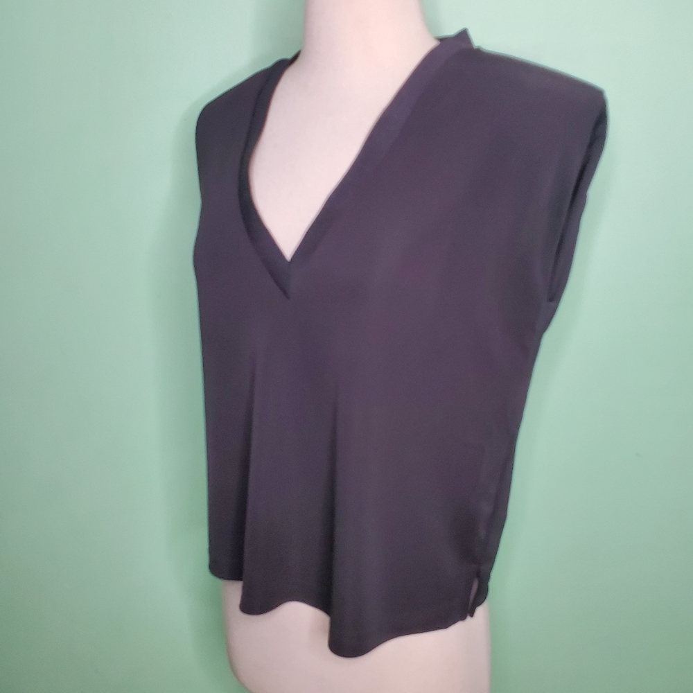 Studio Badgley Mischka V Neck Sleeveless Blouse - Picture 4 of 5